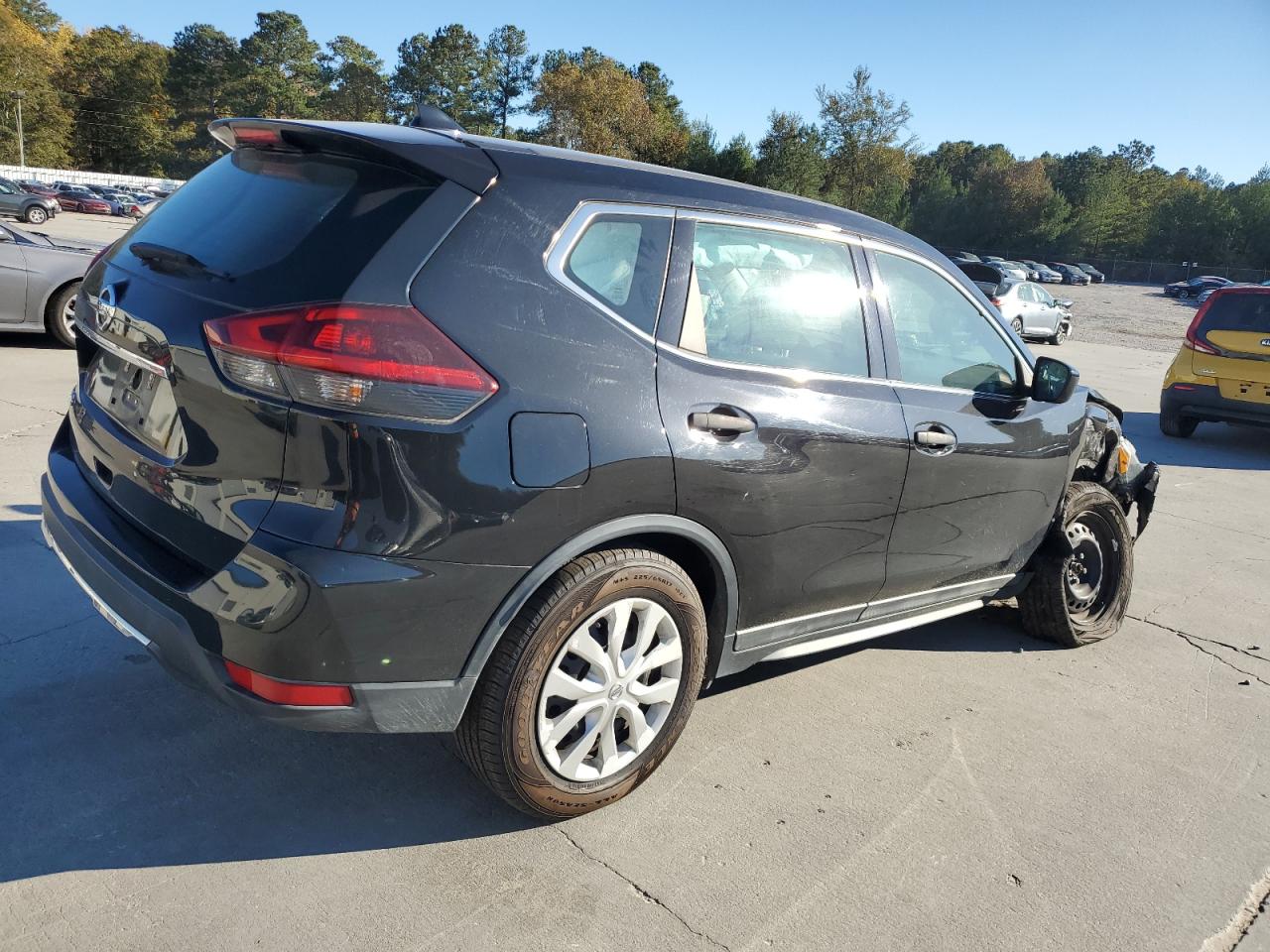 Nissan Rogue S Image 3