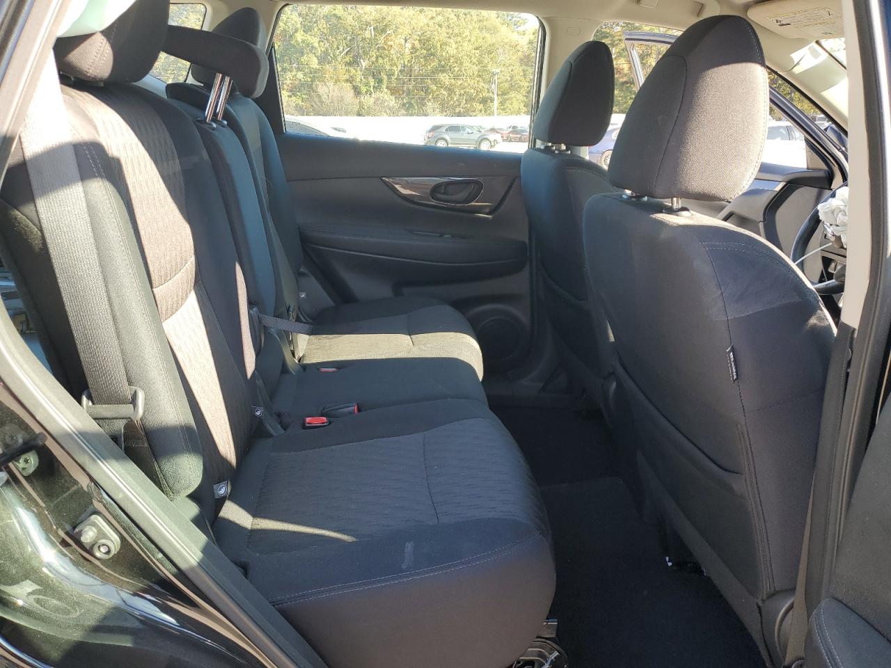 Nissan Rogue S Image 12