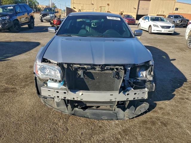 Chrysler 300 Image 12