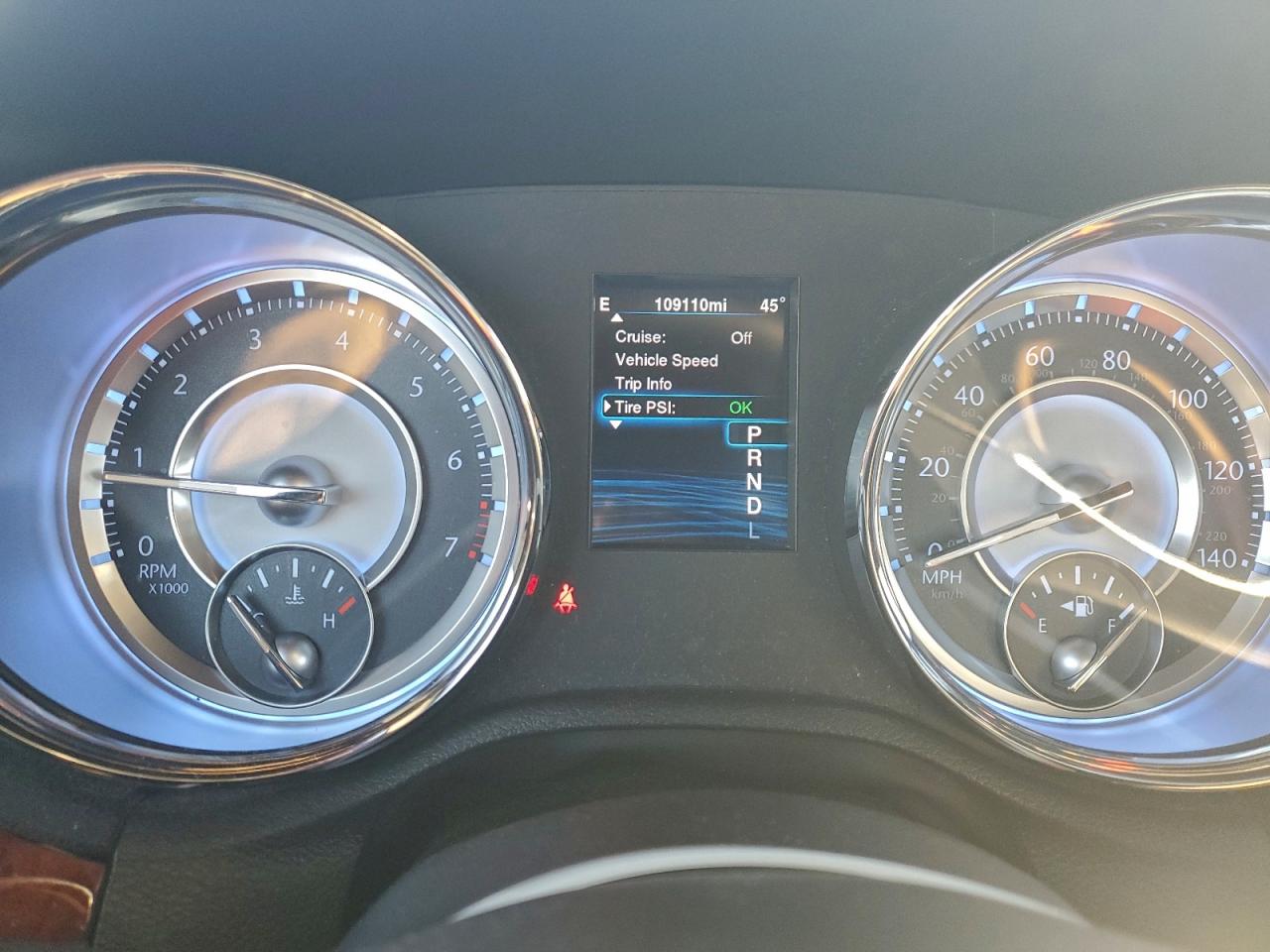 Chrysler 300 Image 5