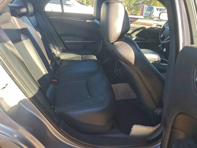 Chrysler 300 Image 4