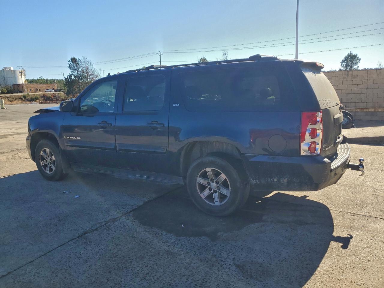 GMC Yukon C1500 Image 4