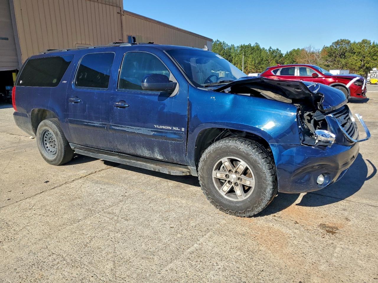 GMC Yukon C1500 Image 12