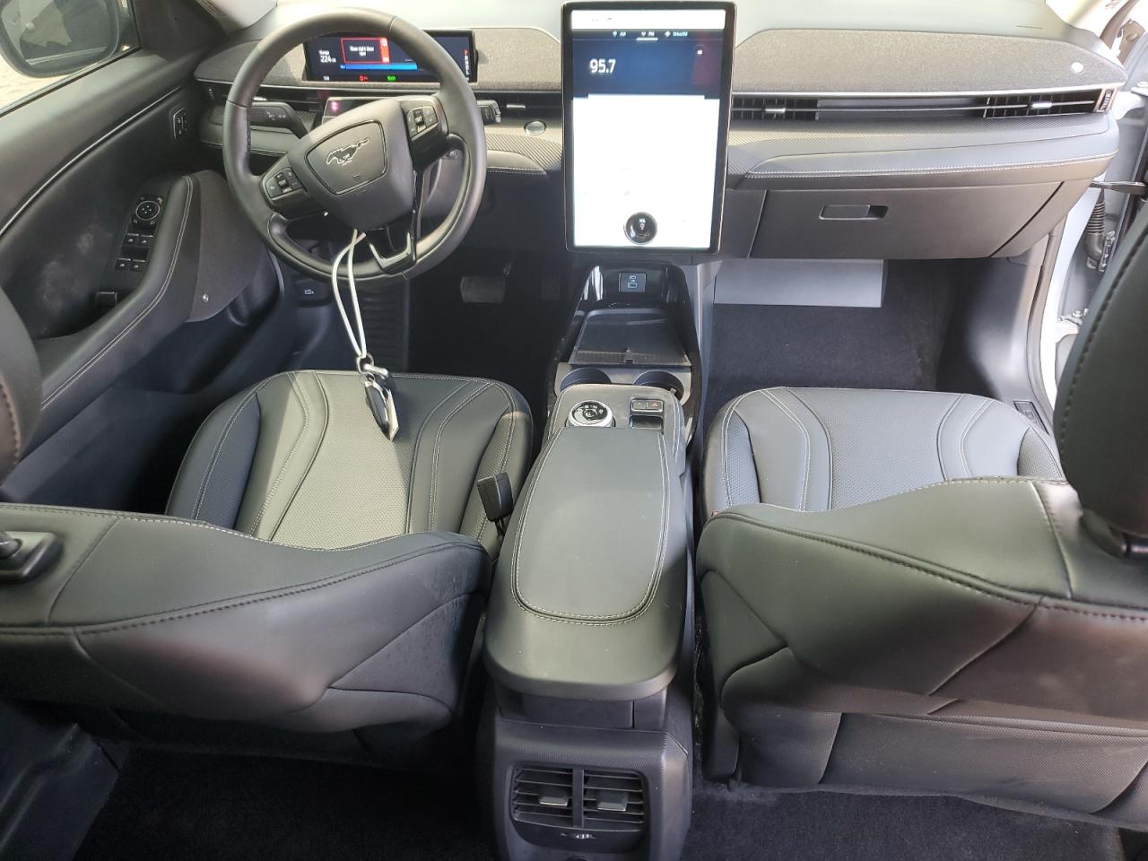 Ford Mustang Premium Image 8