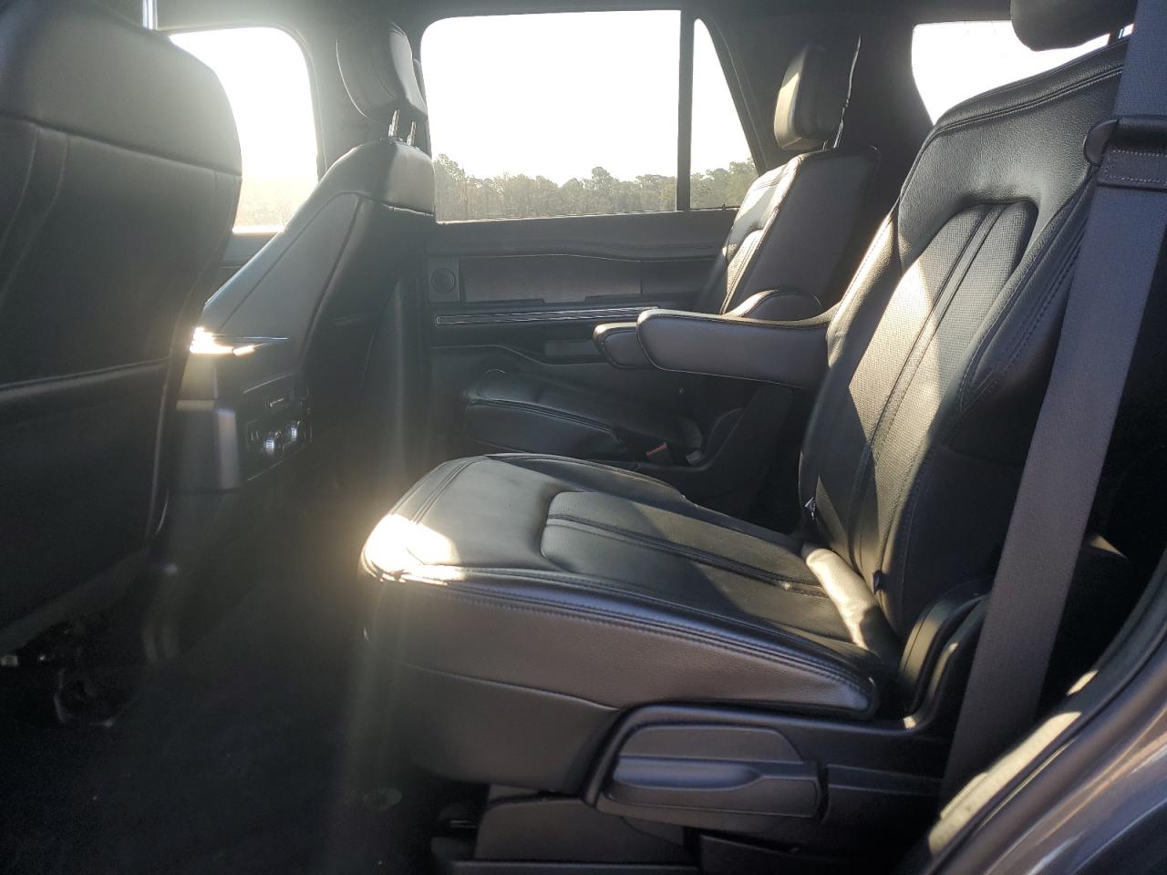 Ford Expedition Limited Image 9