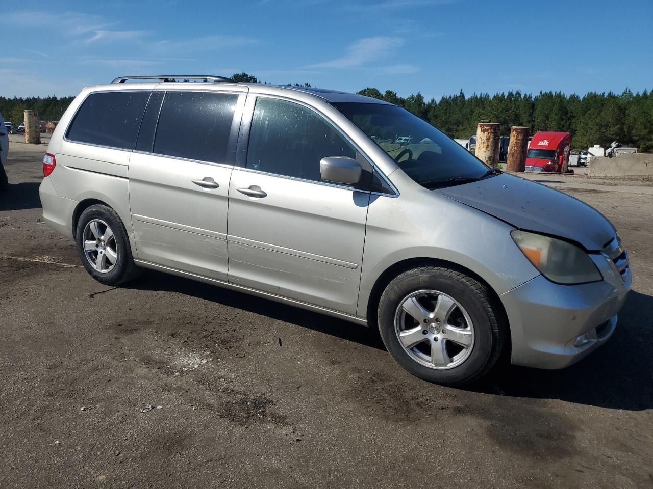 Honda Odyssey Touring Image 2