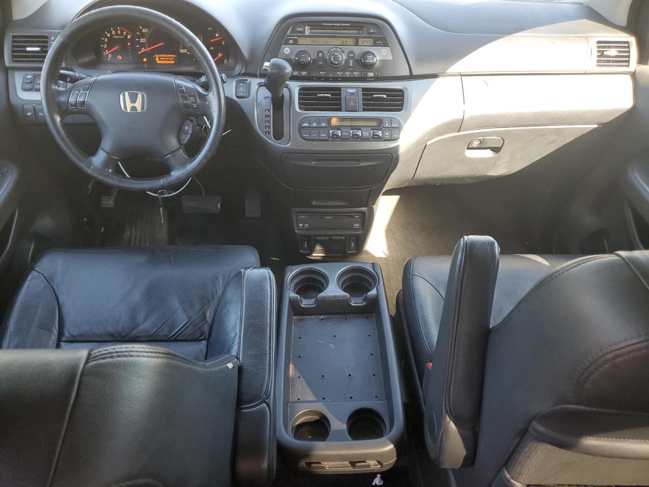 Honda Odyssey Touring Image 4