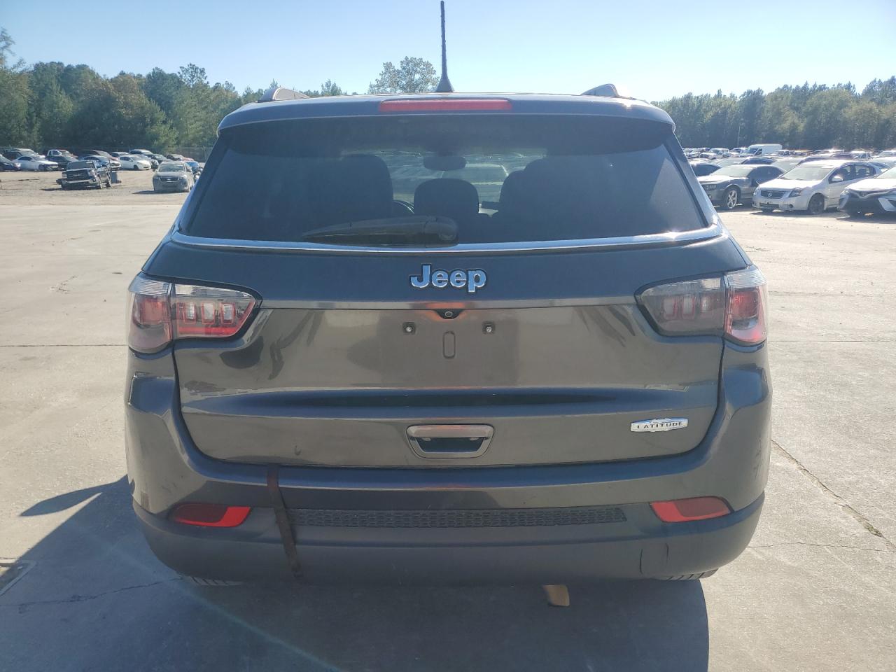 Jeep Compass Latitude Image 3