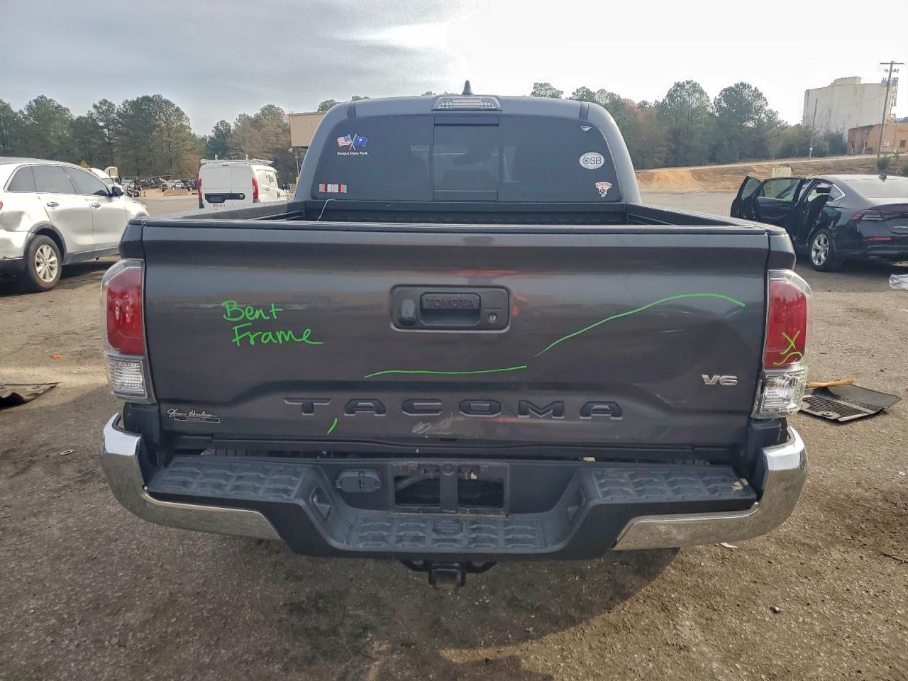 Toyota Tacoma Double Cab Image 6