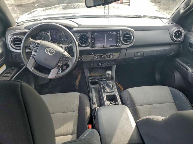 Toyota Tacoma Double Cab Image 4