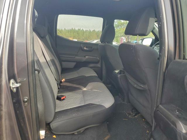 Toyota Tacoma Double Cab Image 2