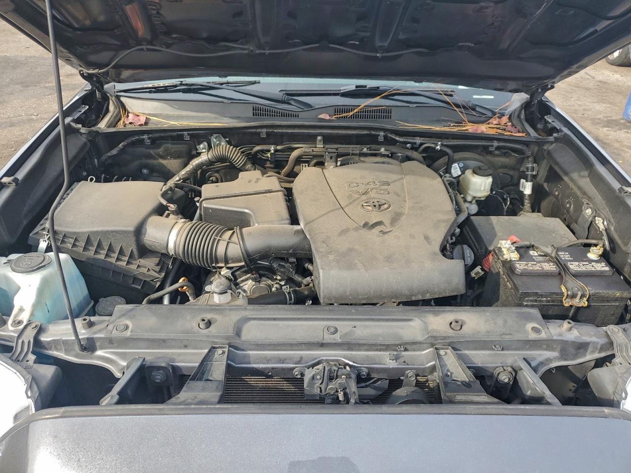 Toyota Tacoma Double Cab Image 8