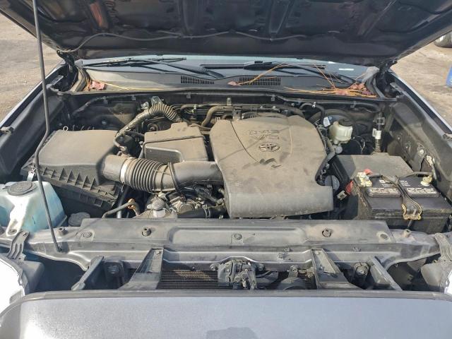 Toyota Tacoma Double Cab Image 8