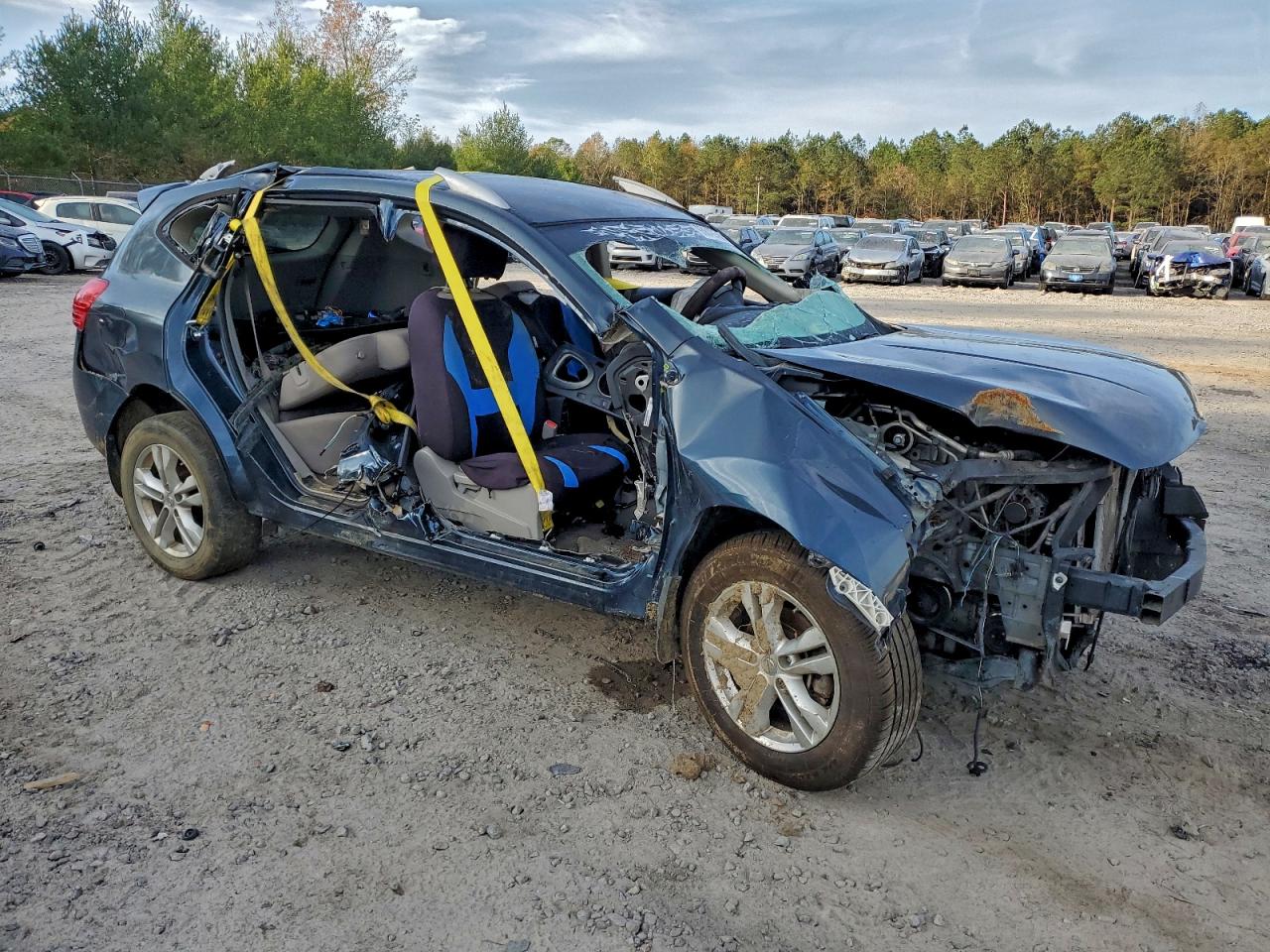 Nissan Rogue S Image 2