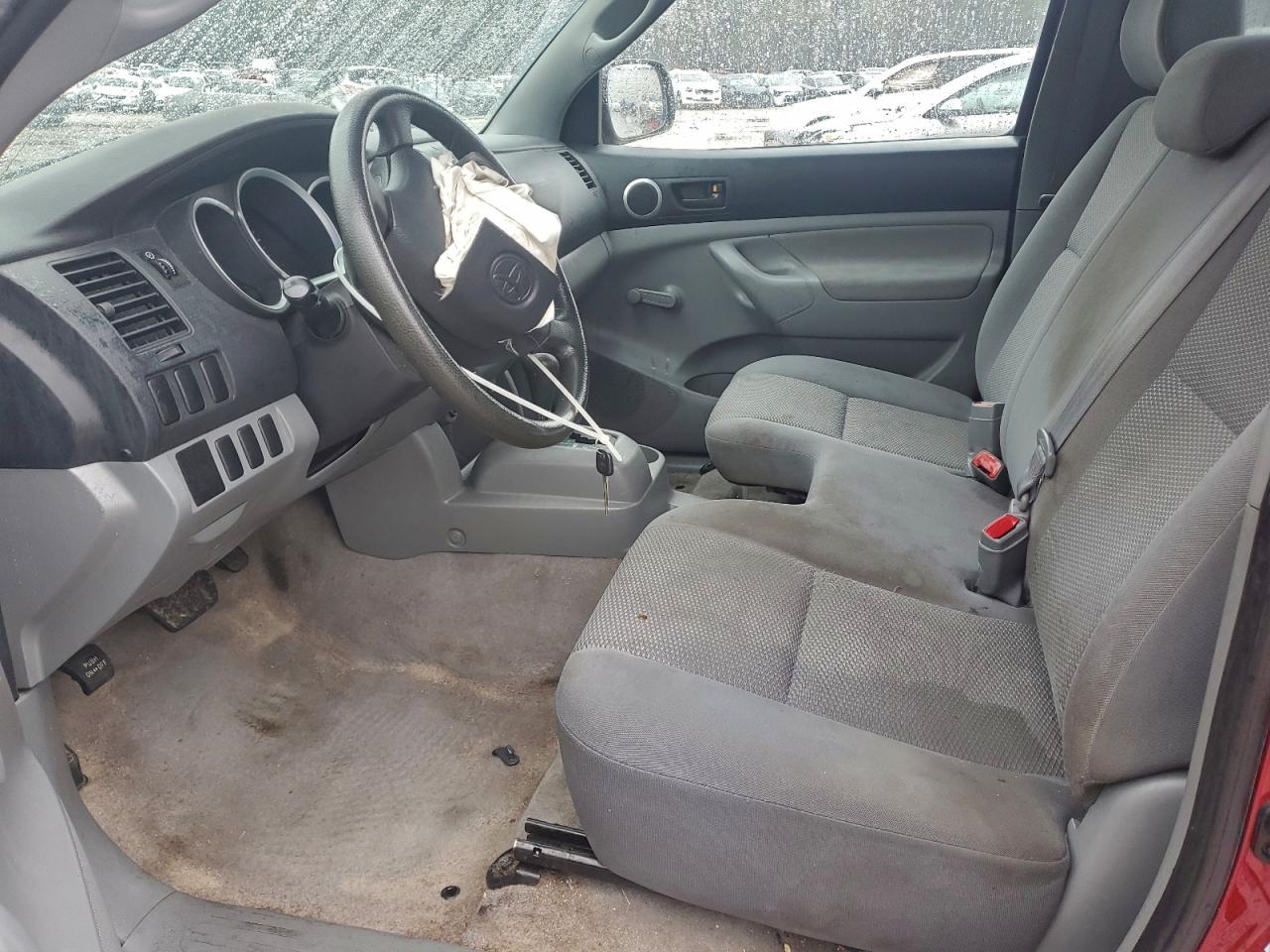 Toyota Tacoma Image 4