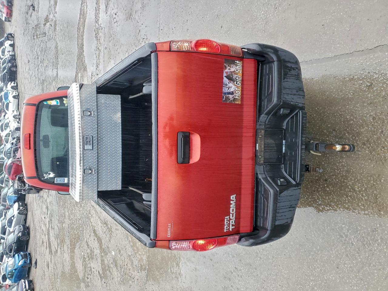 Toyota Tacoma Image 9