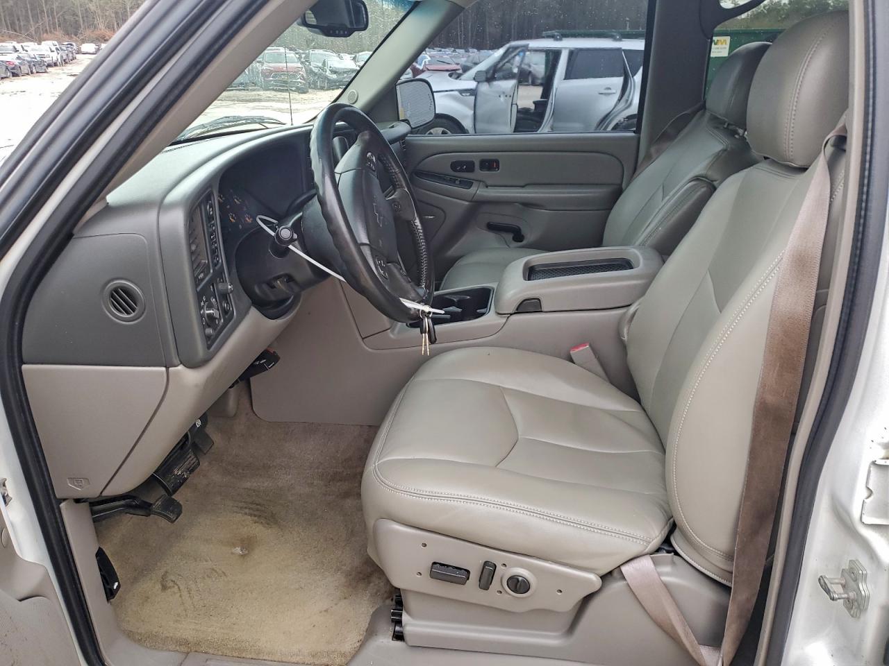 Chevrolet Suburban K1500 Image 7