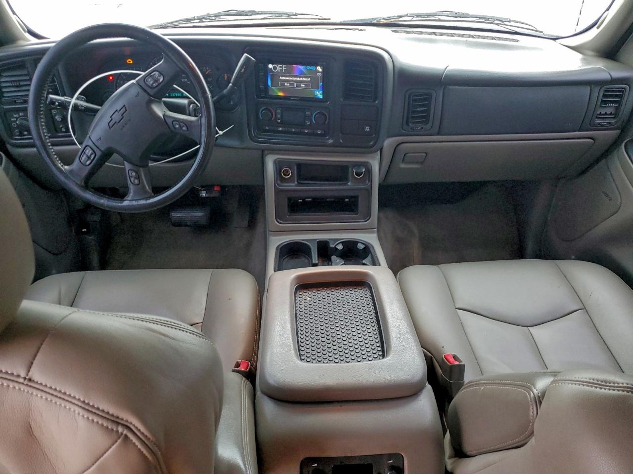 Chevrolet Suburban K1500 Image 6