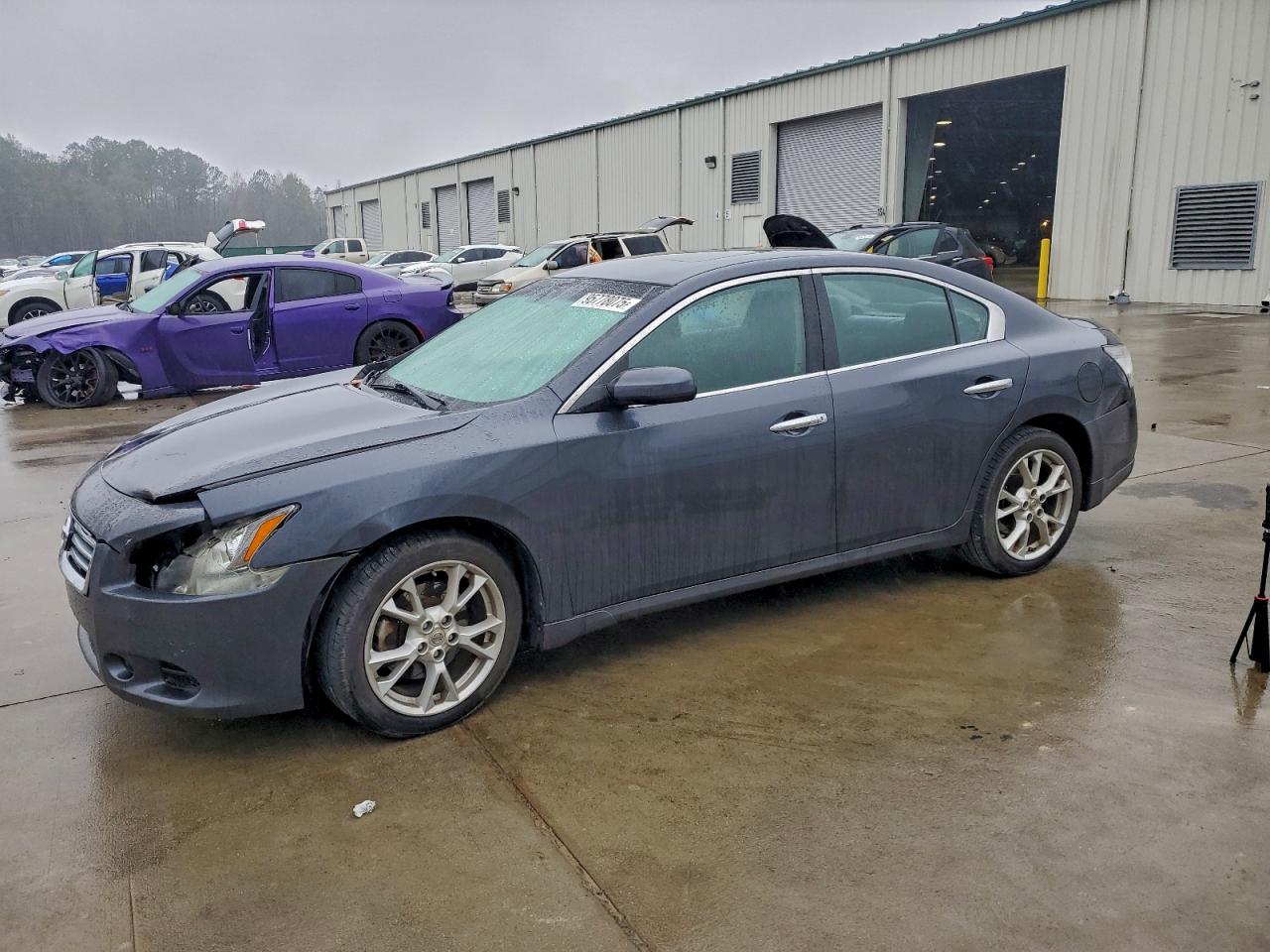 Nissan Maxima S Image 1