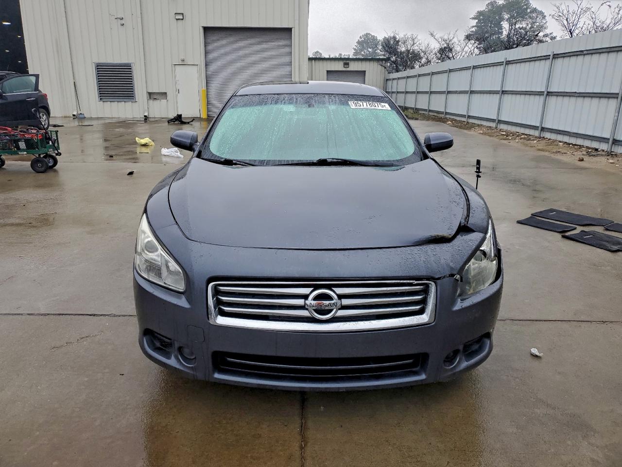 Nissan Maxima S Image 5