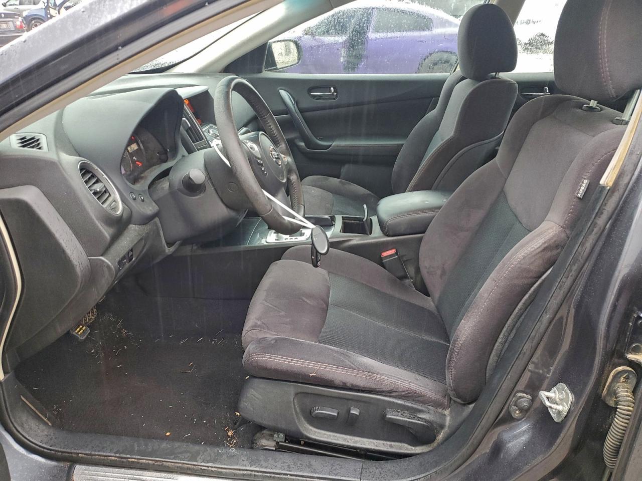 Nissan Maxima S Image 3