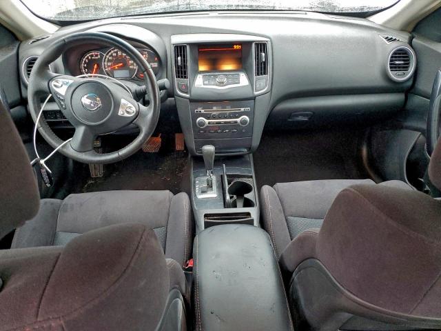 Nissan Maxima S Image 7