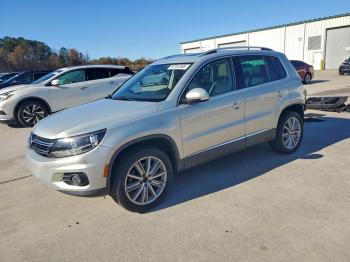  Salvage Volkswagen Tiguan