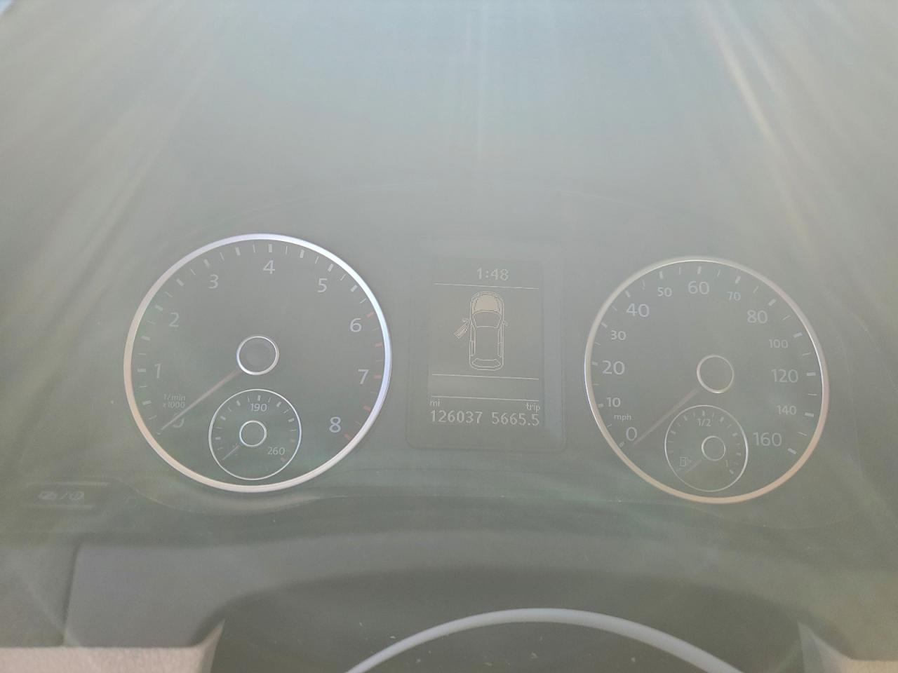 Volkswagen Tiguan S Image 9