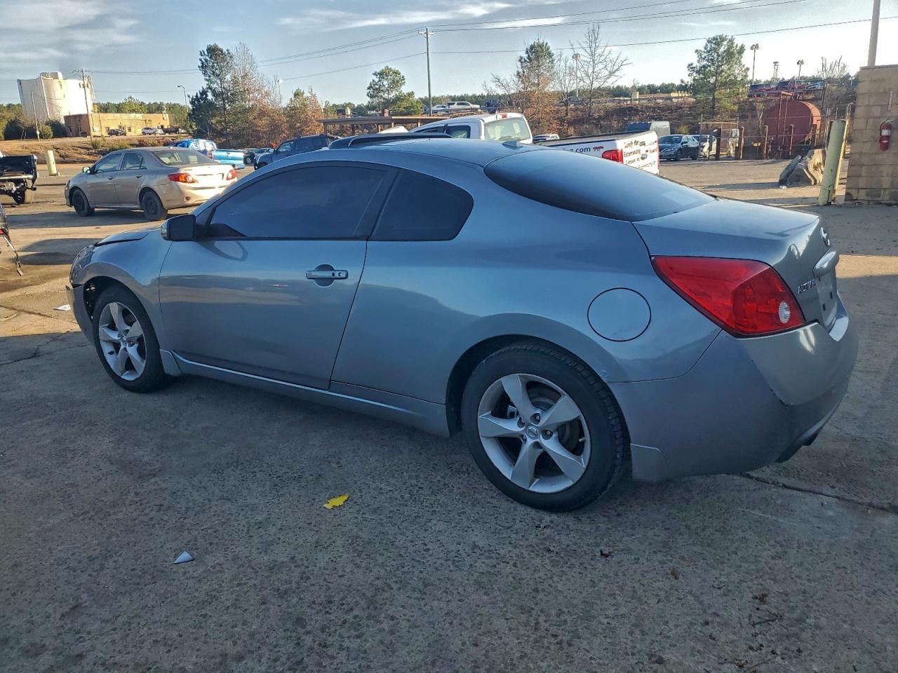 Nissan Altima 3.5se Image 7