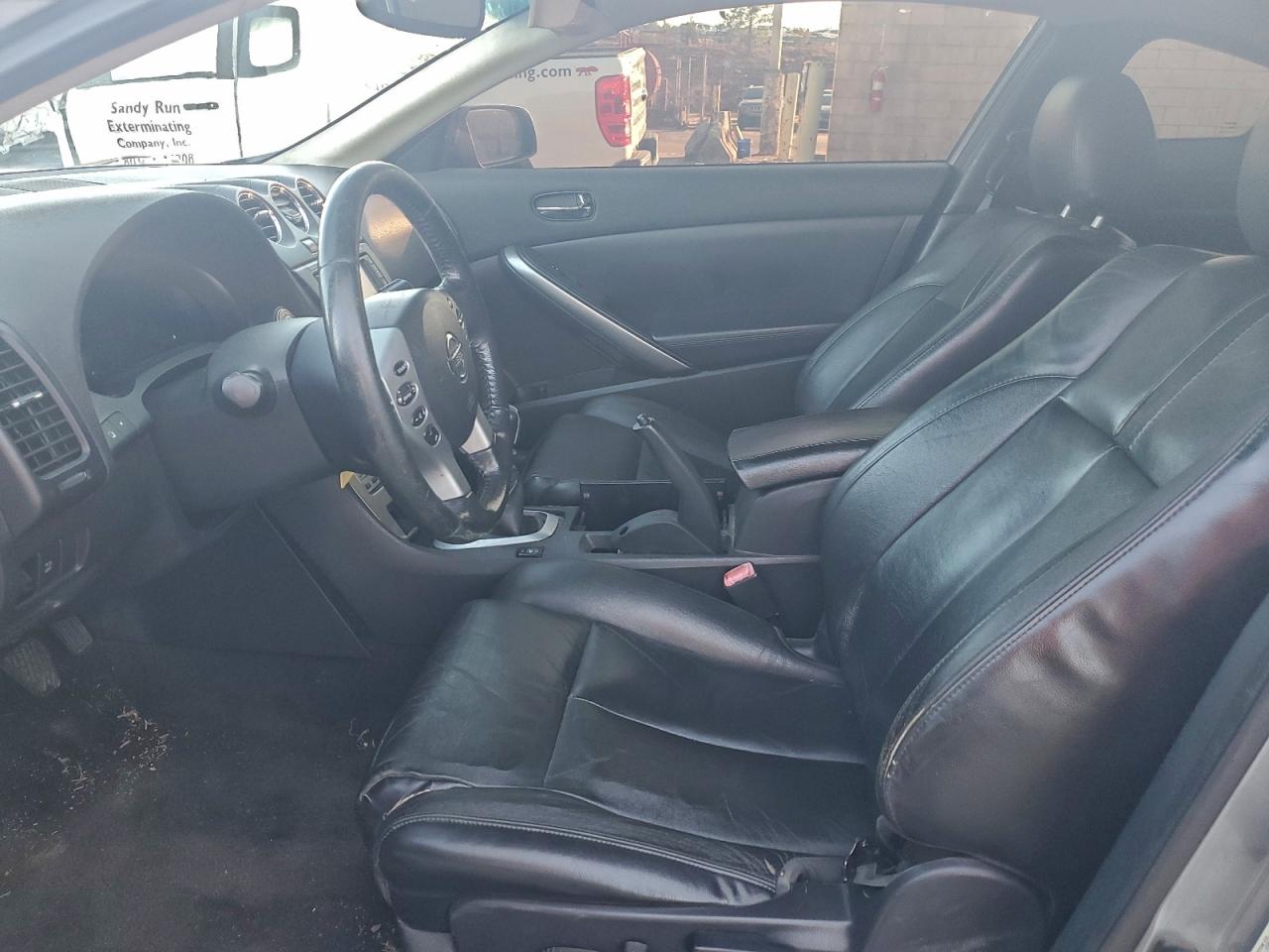 Nissan Altima 3.5se Image 3