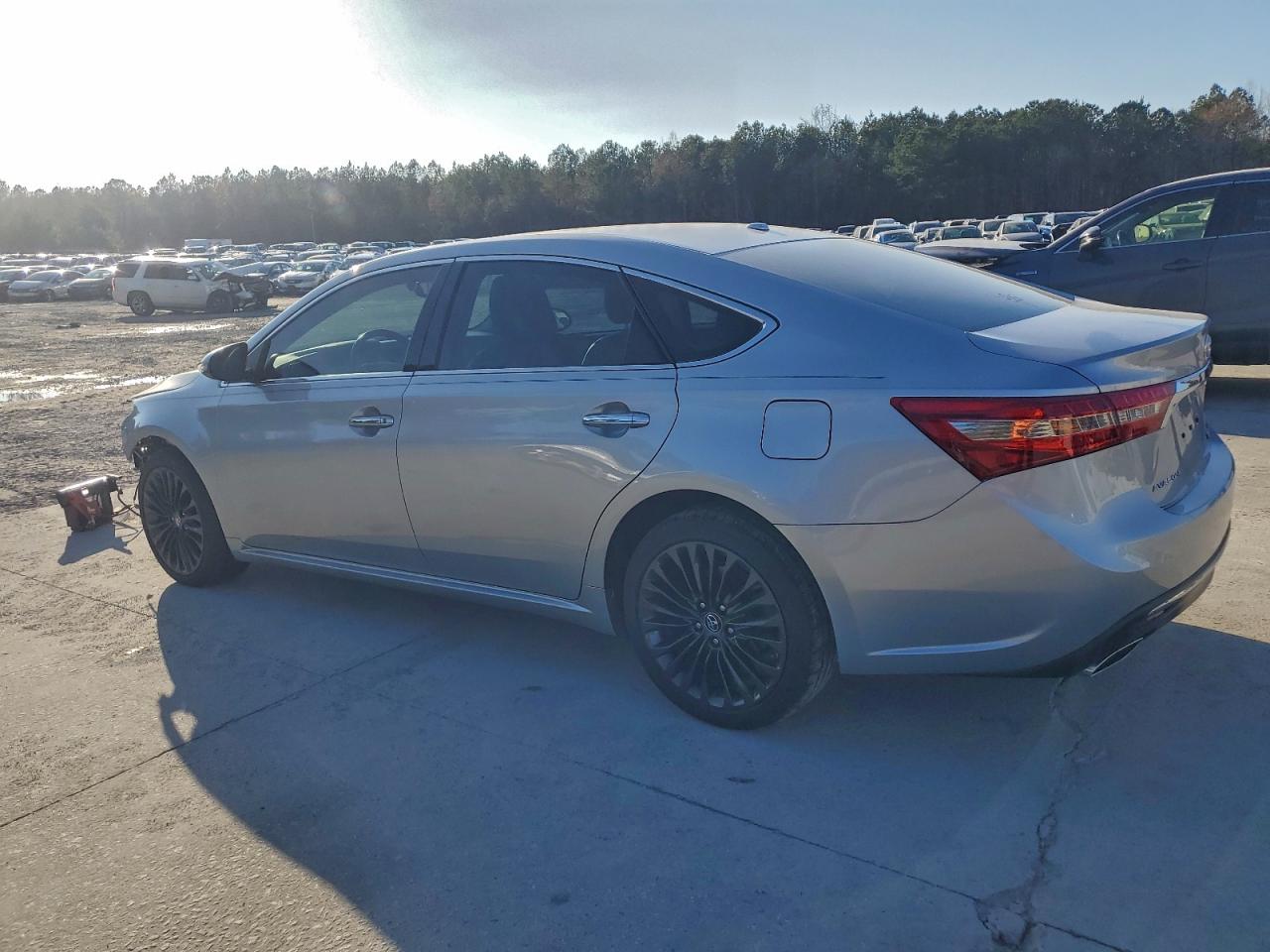 Toyota Avalon Xle Image 2