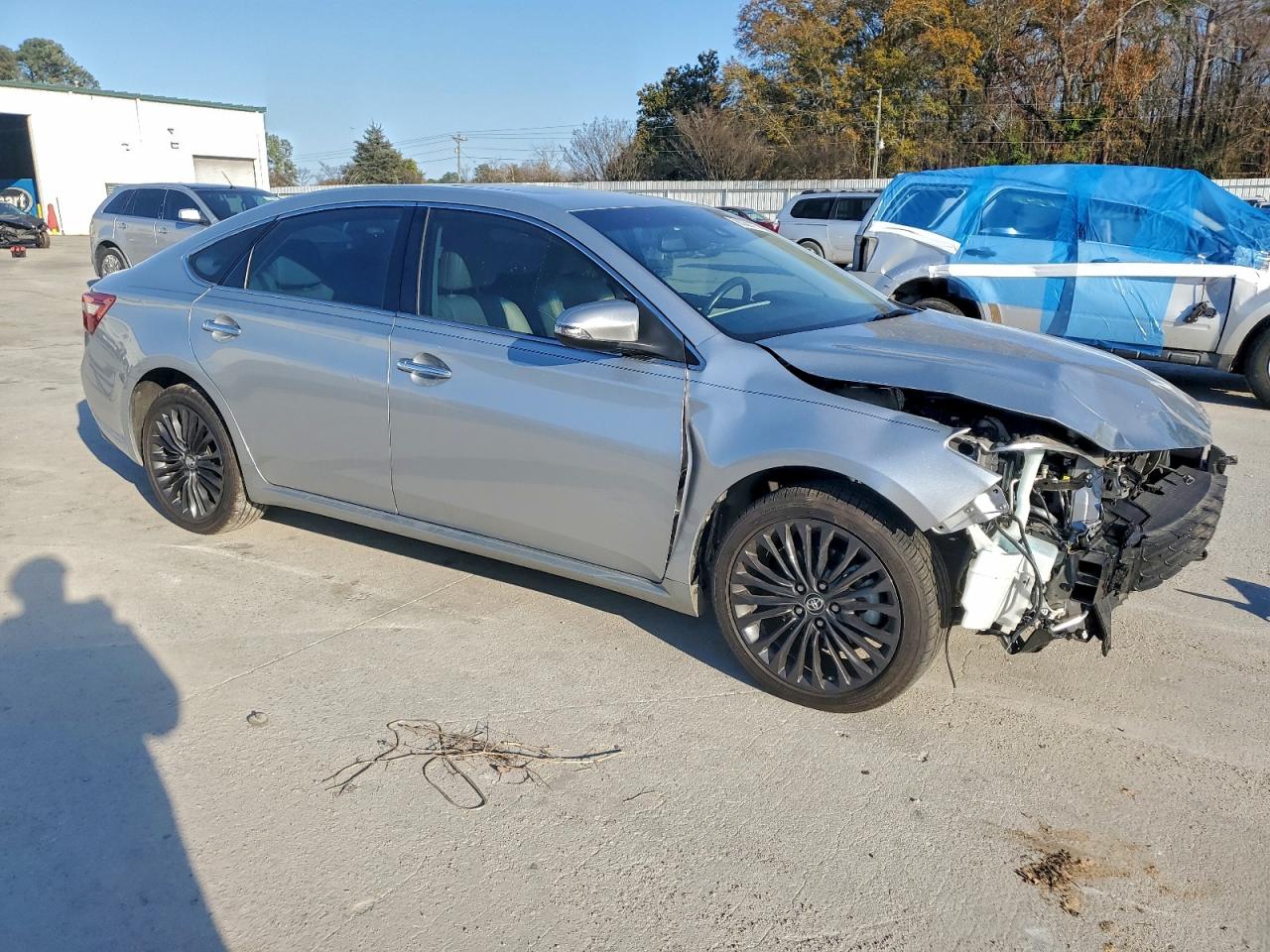 Toyota Avalon Xle Image 3