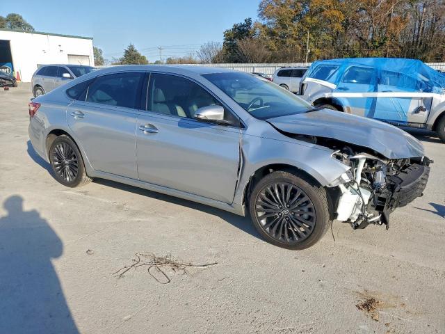 Toyota Avalon Xle Image 3