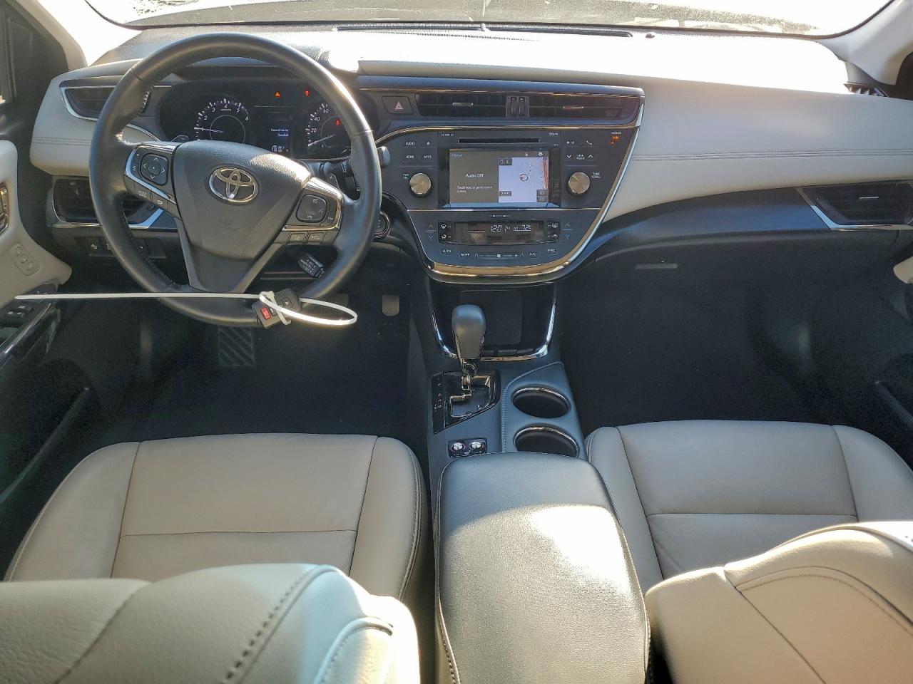 Toyota Avalon Xle Image 12