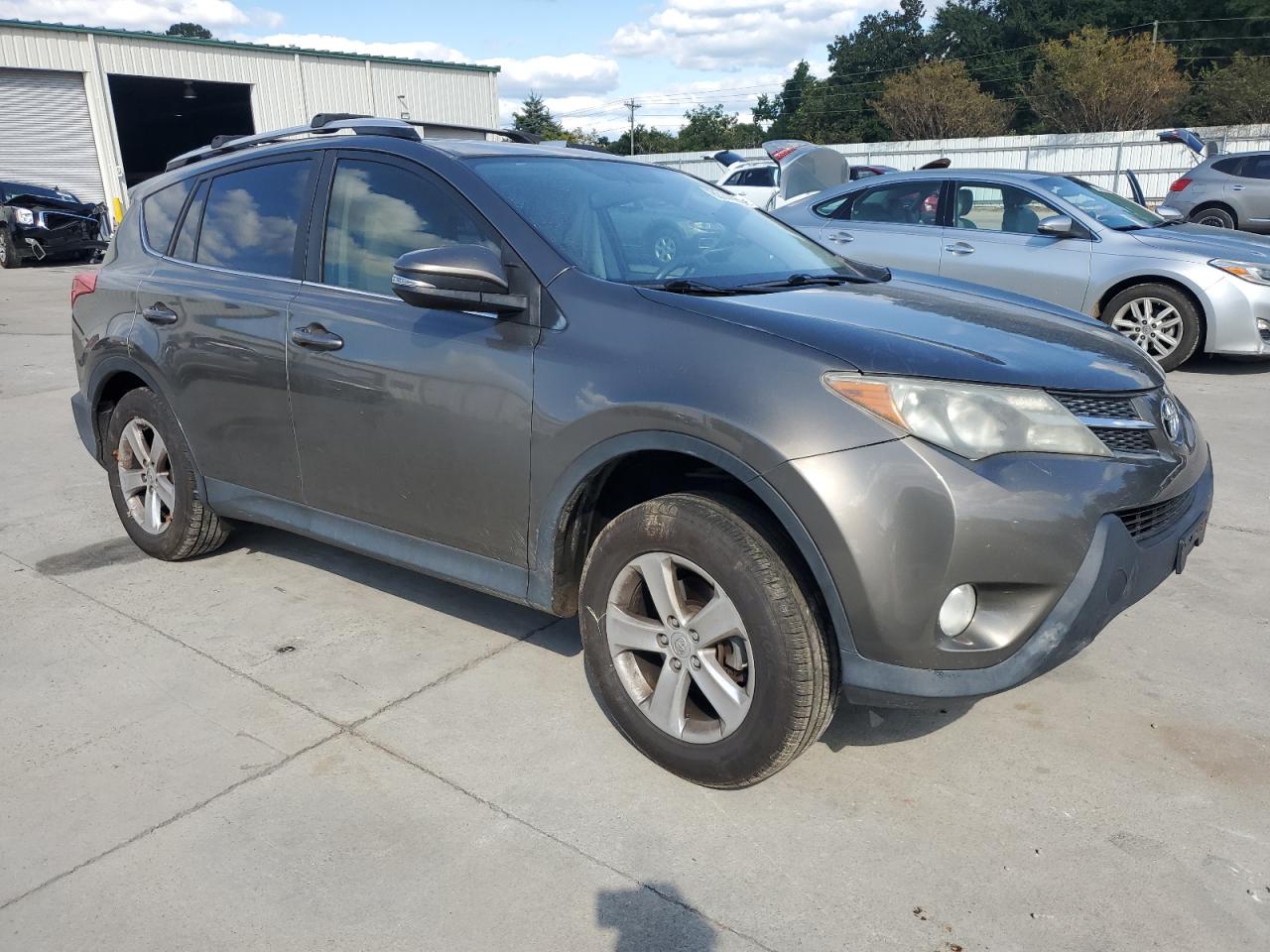 Toyota RAV4 Xle Image 12