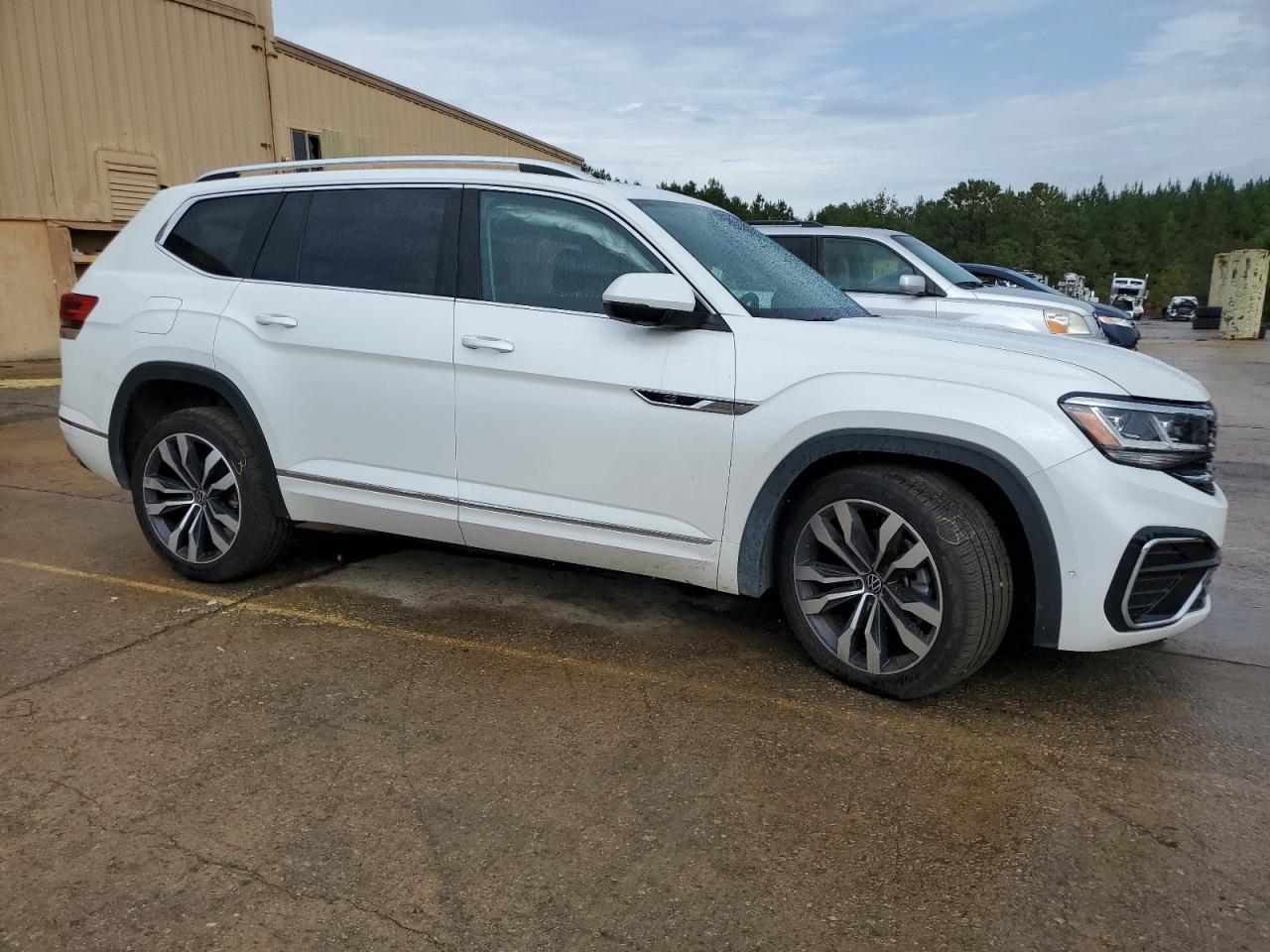 Volkswagen Atlas Sel Premium R-line Image 3