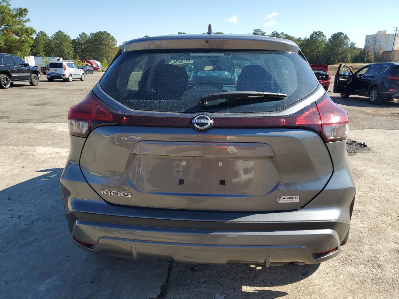 Nissan Kicks S Image 4