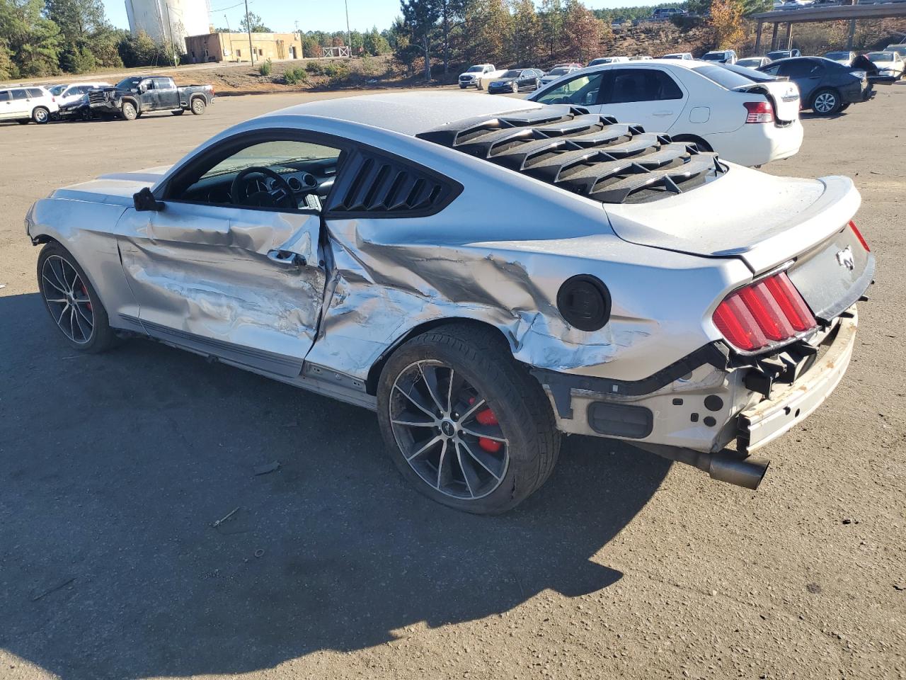 Ford Mustang Image 2