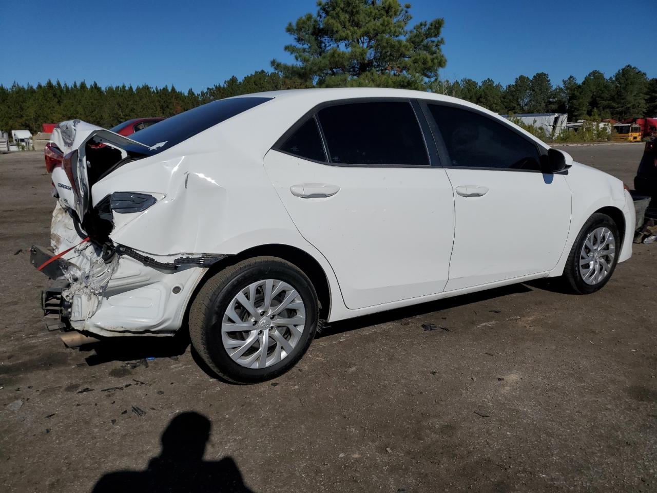 Toyota Corolla L Image 2