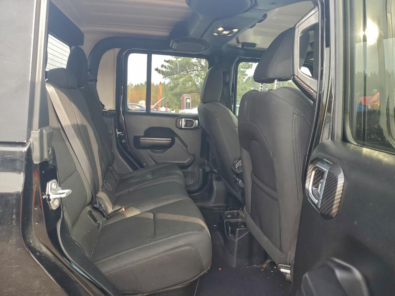 Jeep Gladiator Sport Image 6