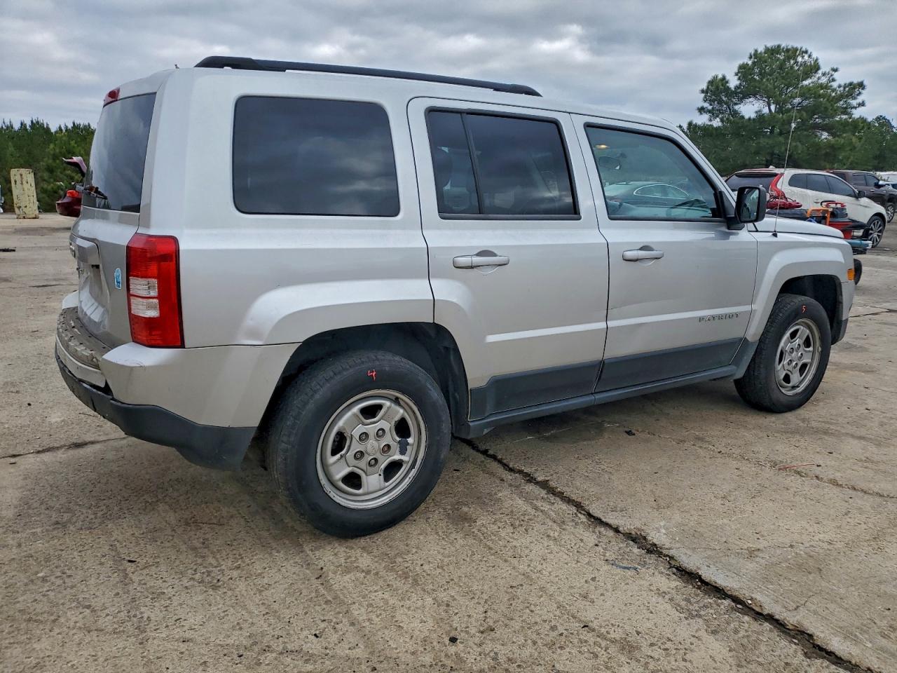 Jeep Patriot Sport Image 2