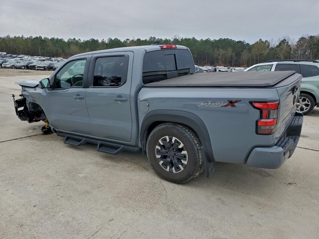 Nissan Frontier S Image 8