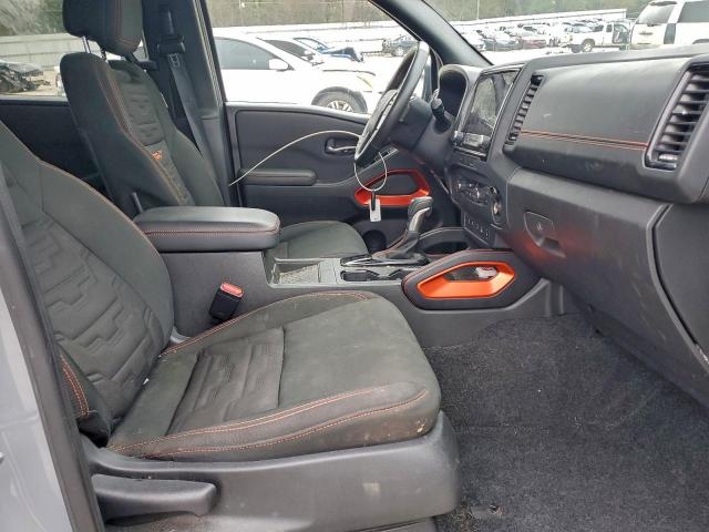 Nissan Frontier S Image 9