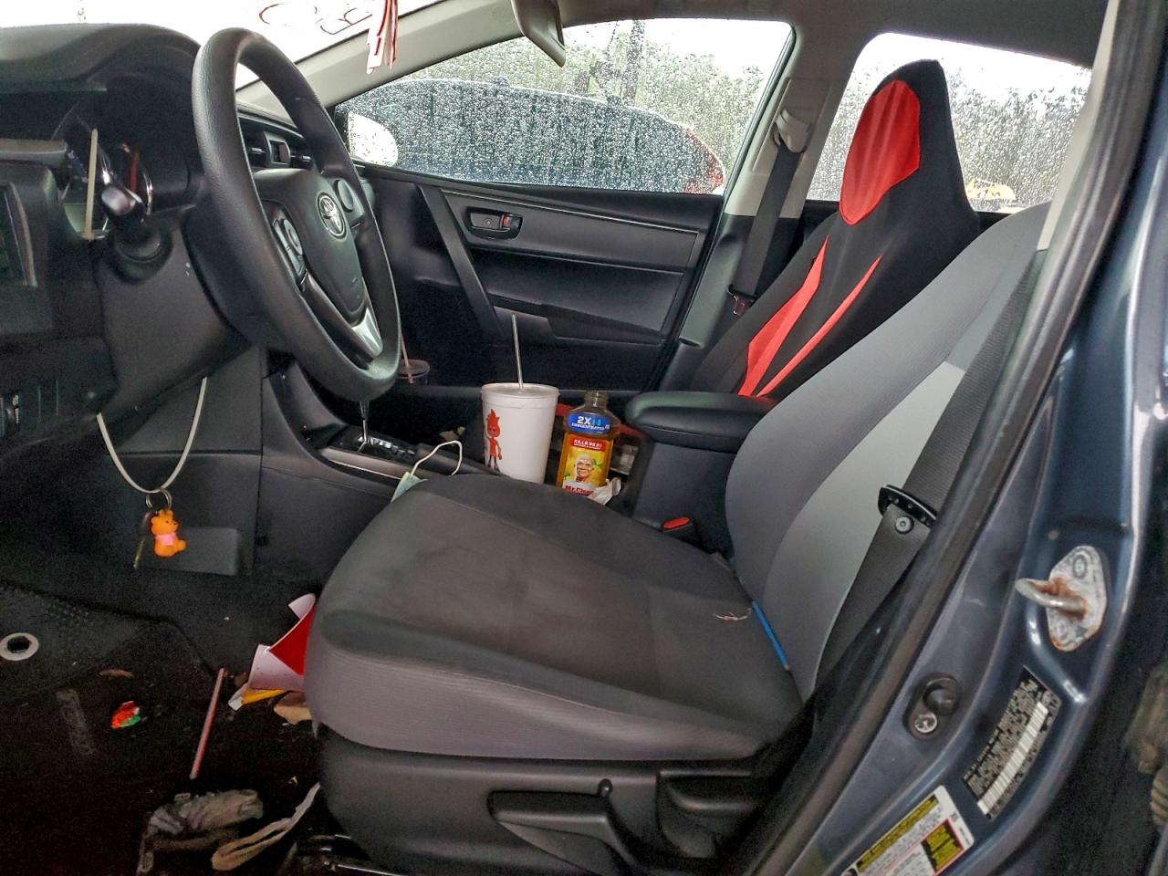 Toyota Corolla L Image 10