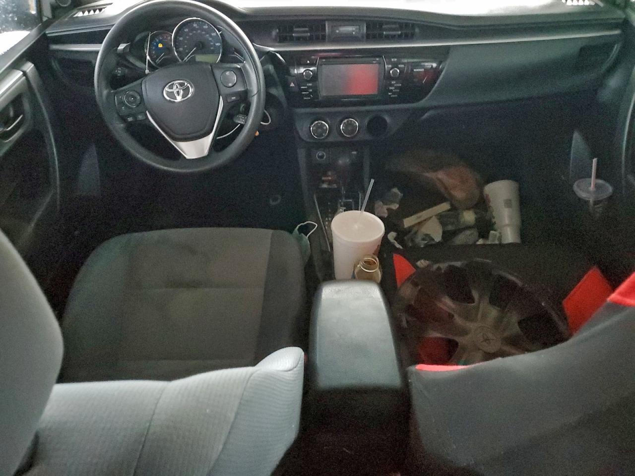 Toyota Corolla L Image 9