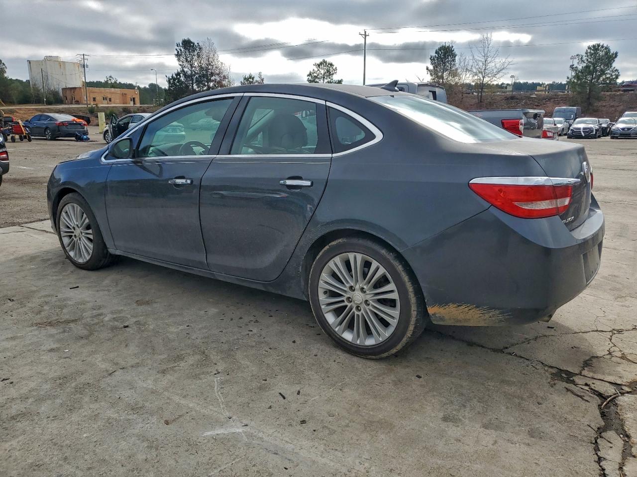 Buick Verano Image 4