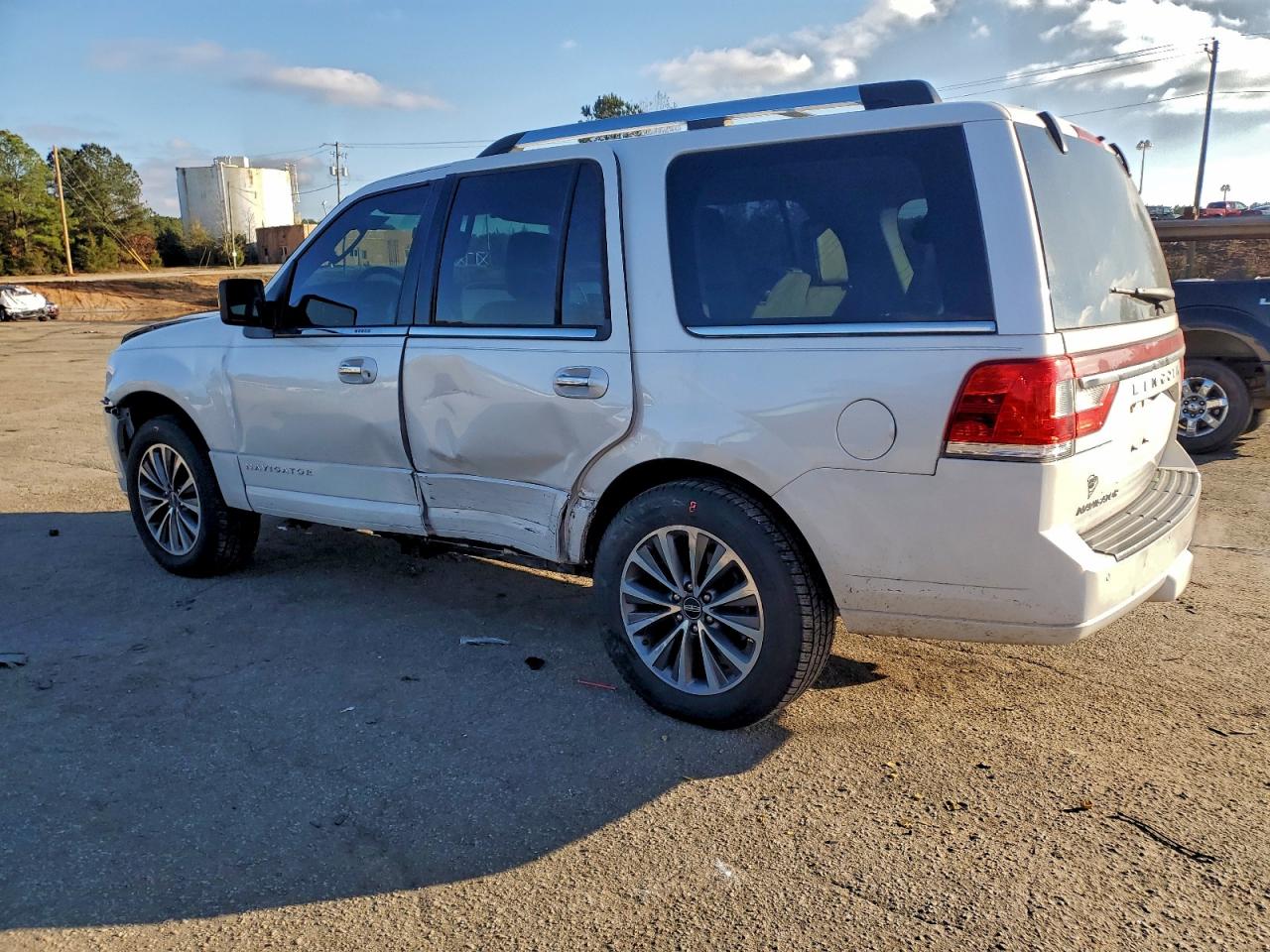 Lincoln Navigator Select Image 3