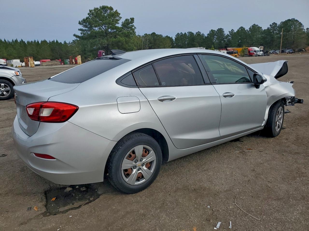 Chevrolet Cruze Ls Image 2