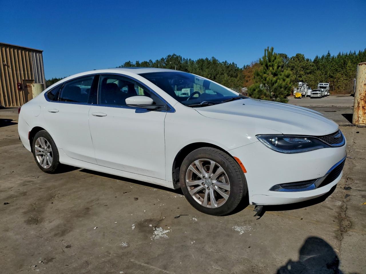 Chrysler 200 Limited Image 3