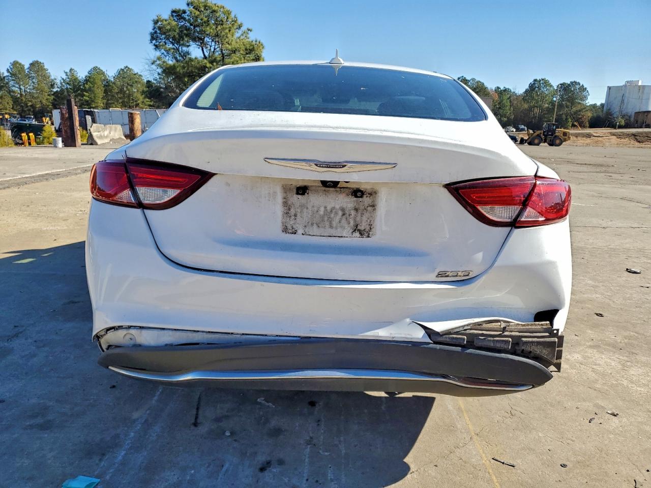 Chrysler 200 Limited Image 4